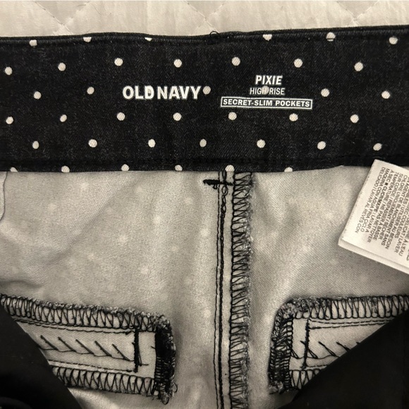 Old Navy, black with white polka dots, high rise pixie pants. Size 0. - Picture 4 of 5
